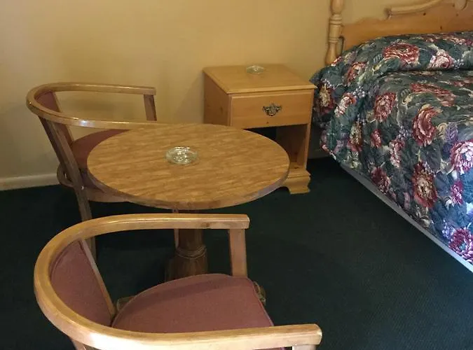 Deluxe Inn